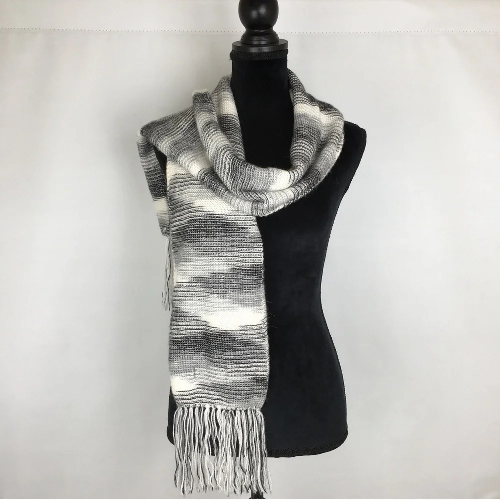 Peruvian Alpaca Genuino Soft Cozy Knit Winter Scarf Gray Cream Fringe Unisex
